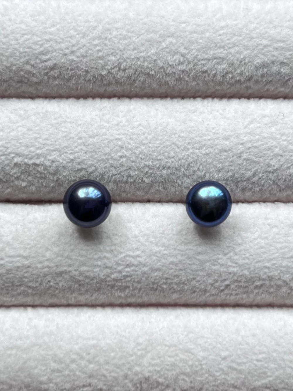 E078 | Genuine Freshwater 'Peacock' Pearl Studs